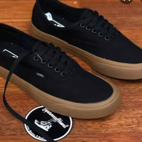 sepatu vans cocok untuk anak sekolah atau kuliah