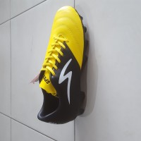 ORI sepatu bola specs storm19 warna kuning hitam 100%