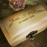 KOTAK CINCIN KAYU + GRAFIR NAMA