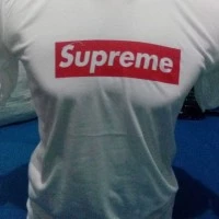 kaos distro Supreme putih