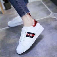 Sepatu Sneakers Wanita Cewek Slip On Terbaru Murah Ringan Awet Sport