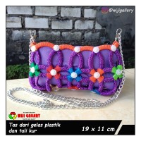 tas wanita handmade dari tali kur dan bibir gelas plastik