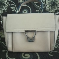 Donatello Ori Tas Wanita