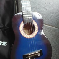 UKELELE + TAS BAGUS BUAT HADIAH SI KECIL YANG AKTIF