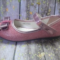 Sepatu Yongkidz Fushia
