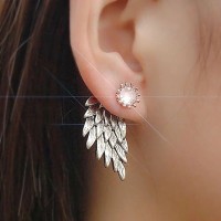 Anting gothic model sayap bidadari warna silver model anting tusuk