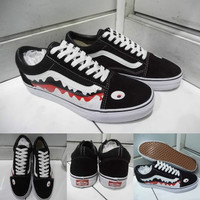 Sepatu Kets Vans Old Skool Bape Shark Hiu Black White Red Hitam Merah