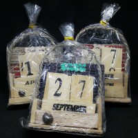 souvenir pernikahan kalender ABADI unik murah meriah