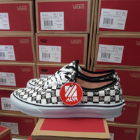 Sepatu Supreme x Vans Authentic Pro LX Checkerboard