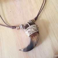 kalung unik kuku beruang replika