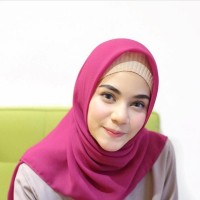 Hijab/Jilbab/Segi Empat/Square/Pashmina/bella square fanta