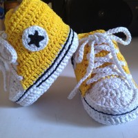 sepatu bayi converse rajut
