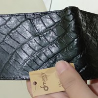 Dompet Pria Kulit Buaya Asli produk berkualitas dari Kota Merauke!