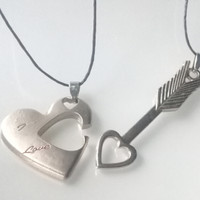 aksesoris kalung couple arrow heart best seller titanium hati