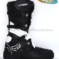 Sepatu Cross Trail Fox Lokal Bahan Lentur Empuk Warna Hitam Putih
