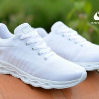 SEPATU PRIA NIKE ZOOM RUNNING SPORT RUNNING PUTIH