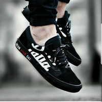 Vans Old Skool Patta Black Premium Original / sepatu olahraga