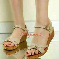 sandal wanita keren dan model juara. bryan.s