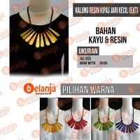 Kalung Kayu Resin Kipas Jari Kecil (ext) Oleh Oleh Khas Bali