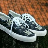 SEPATU CASUAL VANS KARAKTER RASTA HITAM PUTIH