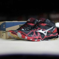 SEPATU SPORT MIZUNO TR9 MID HITAM LIST MERAH PREMIUM QUALITY