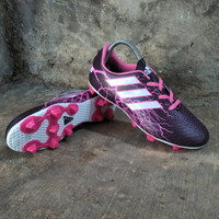 Sepatu Bola adidas ace keren terlaris berkualitas baik keren