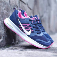 Nike zoom 33 woman
/ sepatu jalan jalan / sepatu couple / sneakers