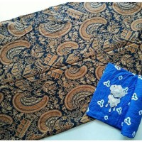 kain batik solo semen romo tanpa jumputan dan bros