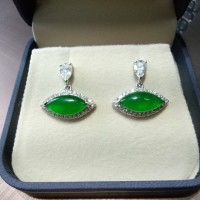 Anting Berlian Eropa Batu Giok Model Gantung Marquise Shape Emas Putih