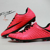 SEPATU BOLA PRIA NIKE HYPERVENOM PINK LIST HITAM