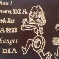 Grafir Kayu multiplek melamin - Kata-kata Lucu 1 (ditempel di dinding)
