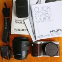 Kamera Mirrorless Samsung NX300 + Lensa Kit 18-55mm