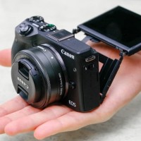 Kamera Mirrorless Canon EOS M3+SANDISK 16GB