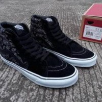 SEPATU VANS SK8 HI BANDANA STICH BLACK WHITE