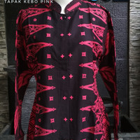 Atasan Batik Wanita Motif Tapak Kebo Pink Khas Baduy Banten