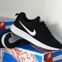Sepatu Nike Zoom Premium Import Warna Hitam Putih Keren