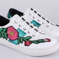 Sepatu Anak Wanita Kets Motif Bunga Branded Berkualitas Murah Terbaru