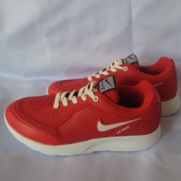 Sepatu Olahraga Pria dan Wanita Nike Airmax warna merah putih 39-43