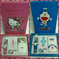 paket hemat powerbank tongsis hello kity dan doraemon