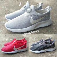 Sepatu Kets Running RosheRun Slip On Good Quality Lokal