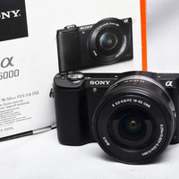 kamera mirrorless sony a5000 black + lensa kit + silicon case second