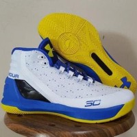SEPATU DAN SENDAL PRIA/WANITA SEPATU BASKET / UNDER ARMOUR CURRY