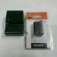 Paket Baterai Sony NP-FW50 with Charger for Sony Alpha A7 A7s Diskon
