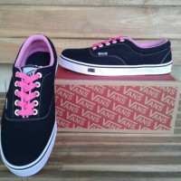Sepatu Wanita Vans Hitam Pink Sneakers Cewek