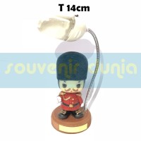 pajangan lampu boneka london