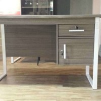Meja Kantor Meja Kerja Meja Eksekutif 1/2Biro Kaki Besi Kualitas Bagus