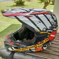 Helm kyt cross bekas