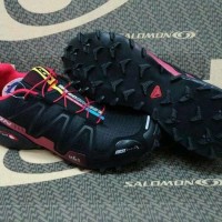 SEPATU SALOMON KETS