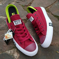 promo Sepatu converse All Star CT2 x Undefeated red maroon
