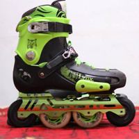 Sepatu roda Merk Lynx boxer